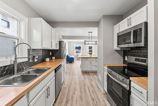 1017 Hamilton Avenue, Fort Wayne, IN 46806