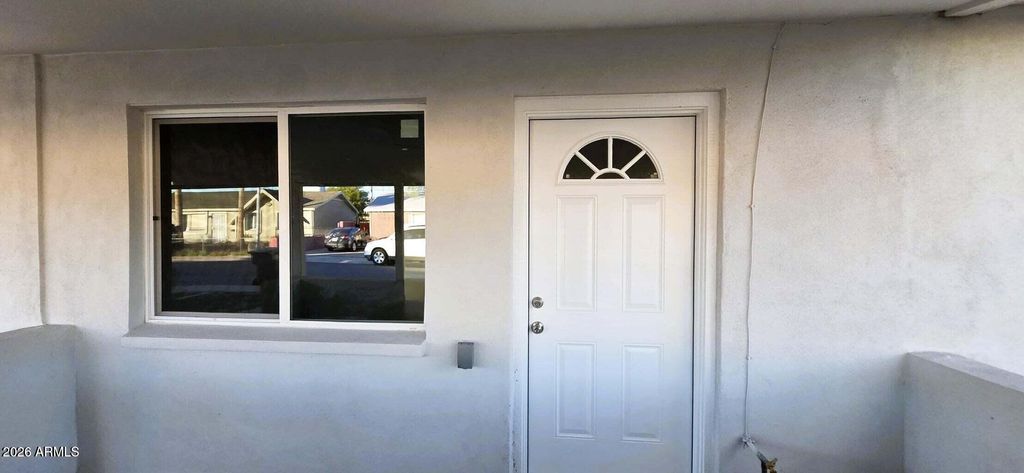 5721 W CHEERY LYNN Road, Phoenix, AZ 85031 — photo 4