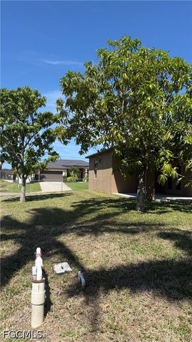 2016 SW 3rd TER, Cape Coral, FL 33991