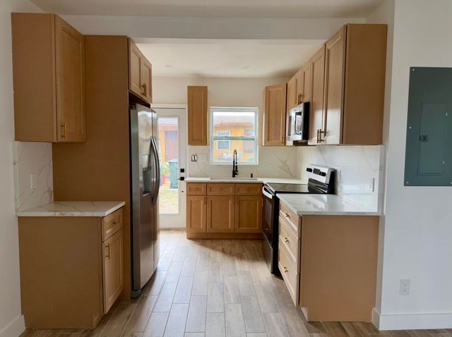 26 SW 10th Avenue, Delray Beach, FL 33444