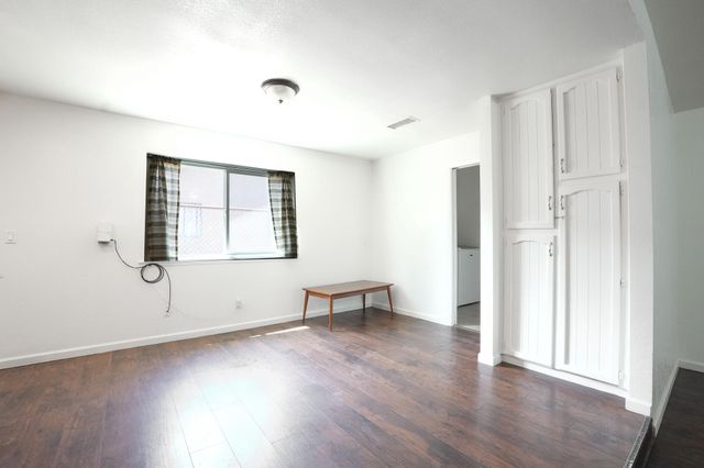 26138 N Mooney Boulevard, Tulare, CA 93274