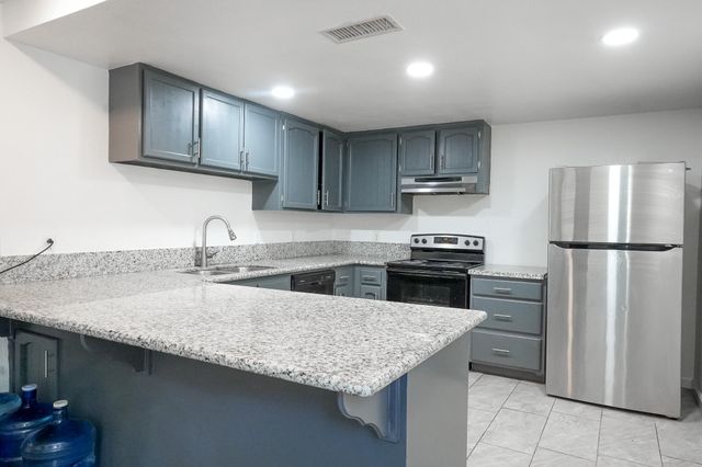 26138 N Mooney Boulevard, Tulare, CA 93274