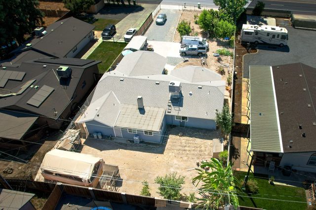 26138 N Mooney Boulevard, Tulare, CA 93274