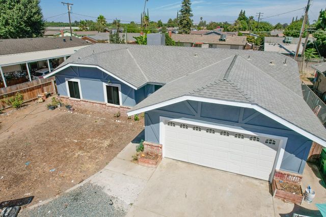 26138 N Mooney Boulevard, Tulare, CA 93274