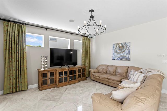 2935 WINGLEWOOD CIRCLE, Lutz, FL 33558