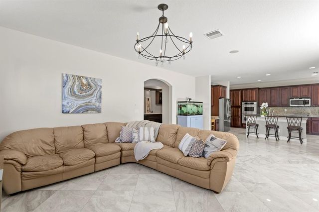 2935 WINGLEWOOD CIRCLE, Lutz, FL 33558