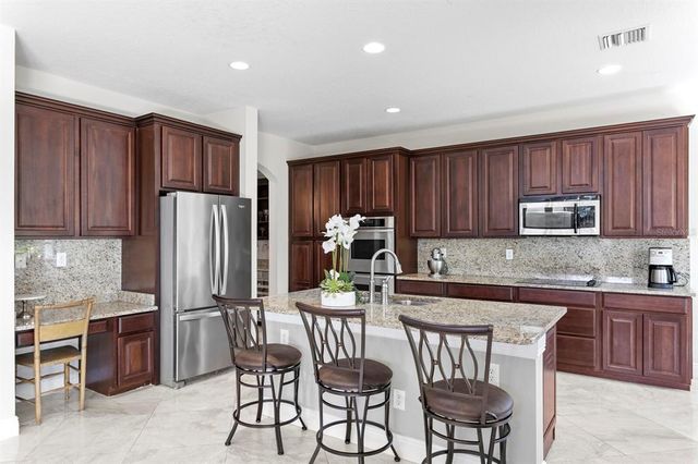 2935 WINGLEWOOD CIRCLE, Lutz, FL 33558