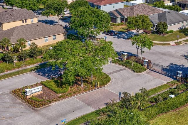 2935 WINGLEWOOD CIRCLE, Lutz, FL 33558