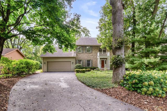 501 Pin Oak Court, St. Charles, IL 60174