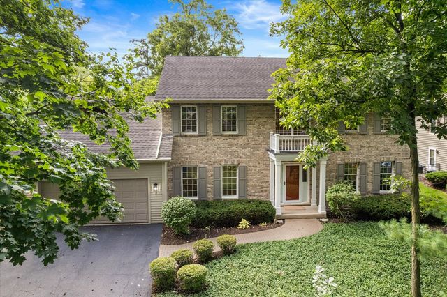 501 Pin Oak Court, St. Charles, IL 60174
