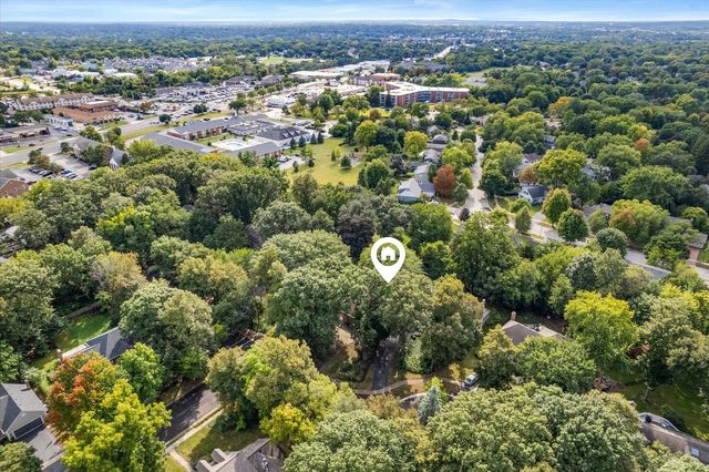 501 Pin Oak Court, St. Charles, IL 60174