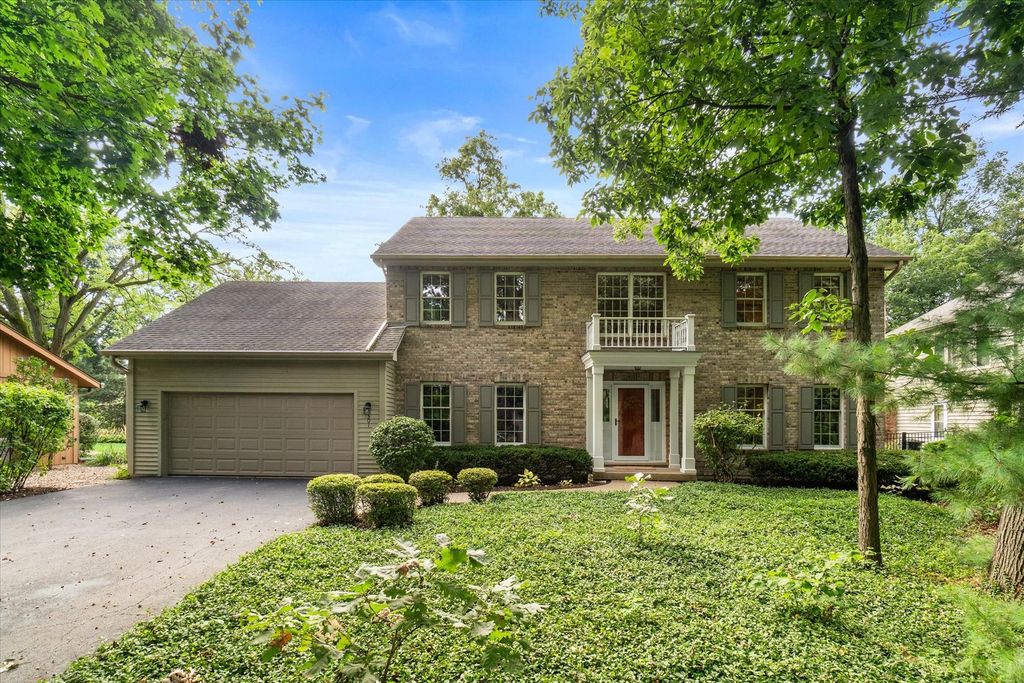 501 Pin Oak Court, St. Charles, IL 60174