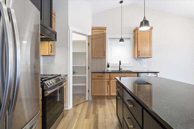 1962 Hadley Hills Drive NE, Rochester, MN 55906