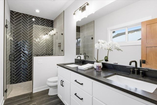 1962 Hadley Hills Drive NE, Rochester, MN 55906