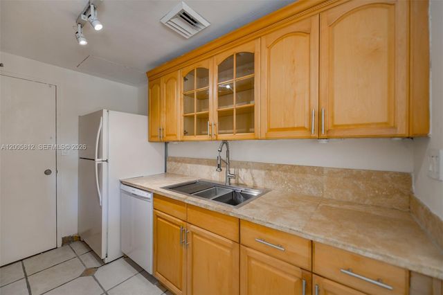 880 NE 69th St 2N, Miami, FL 33138