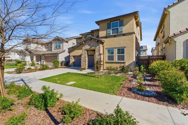 3085 Garden Farms Ave, Lathrop, CA 95330