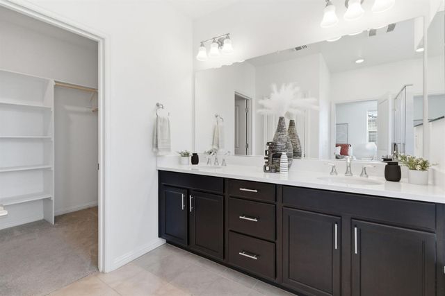 3085 Garden Farms Ave, Lathrop, CA 95330