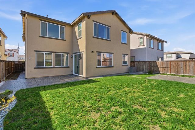 3085 Garden Farms Ave, Lathrop, CA 95330