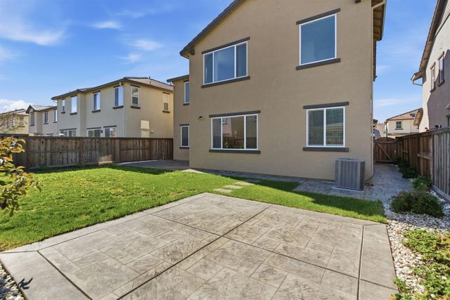3085 Garden Farms Ave, Lathrop, CA 95330