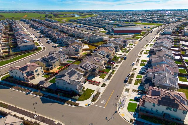 3085 Garden Farms Ave, Lathrop, CA 95330