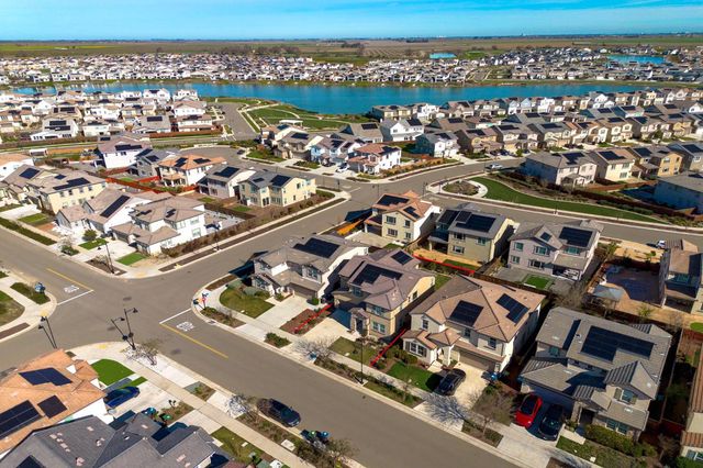 3085 Garden Farms Ave, Lathrop, CA 95330