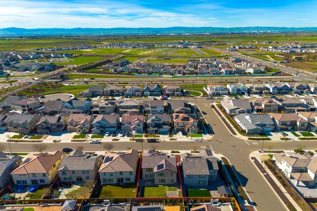 3085 Garden Farms Ave, Lathrop, CA 95330