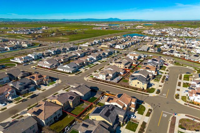 3085 Garden Farms Ave, Lathrop, CA 95330