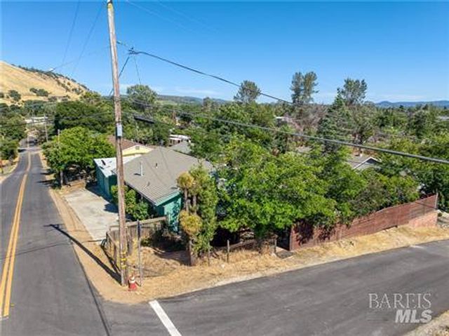 3206 4th St, Clearlake, CA 95422