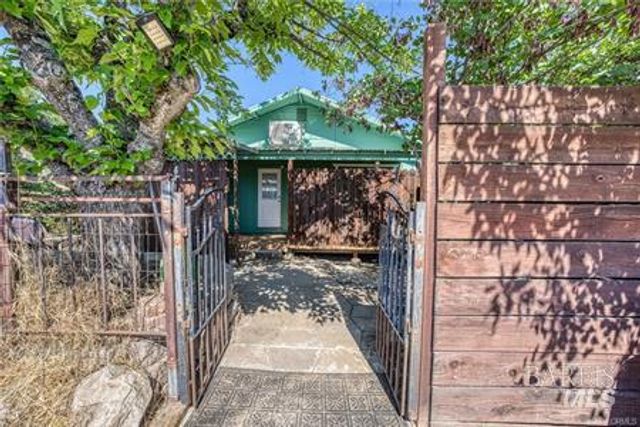 3206 4th St, Clearlake, CA 95422