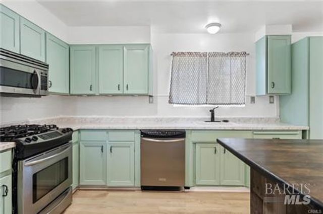 3206 4th St, Clearlake, CA 95422