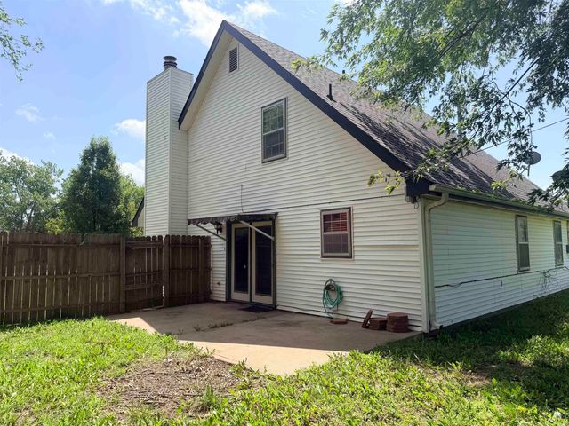 3211 Valleywood Drive, Manhattan, KS 66502