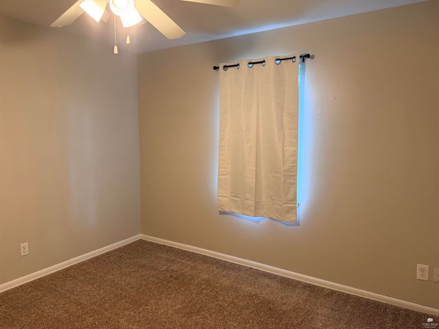3211 Valleywood Drive, Manhattan, KS 66502
