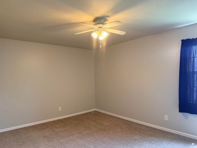 3211 Valleywood Drive, Manhattan, KS 66502