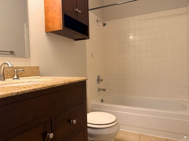 3211 Valleywood Drive, Manhattan, KS 66502