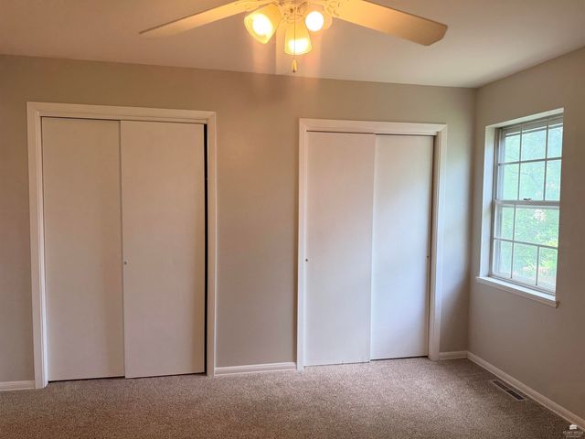3211 Valleywood Drive, Manhattan, KS 66502