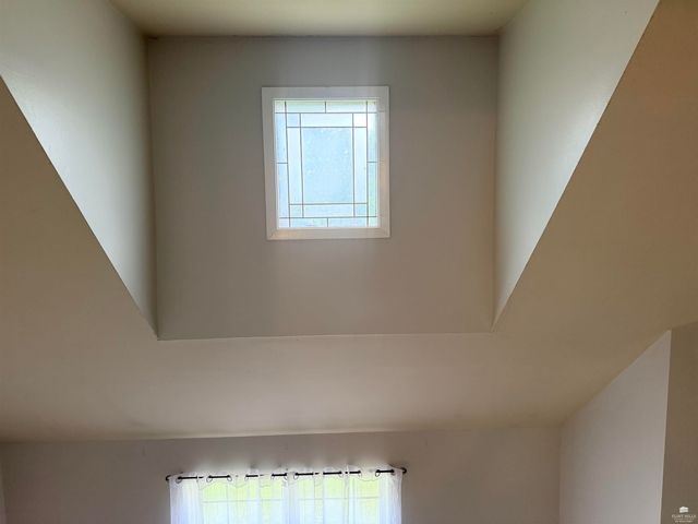 3211 Valleywood Drive, Manhattan, KS 66502