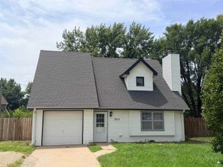 3211 Valleywood Drive, Manhattan, KS 66502