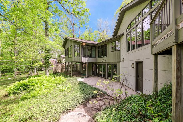 9202 Fanchon Drive, Zionsville, IN 46077