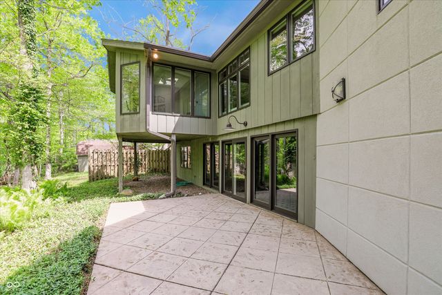 9202 Fanchon Drive, Zionsville, IN 46077
