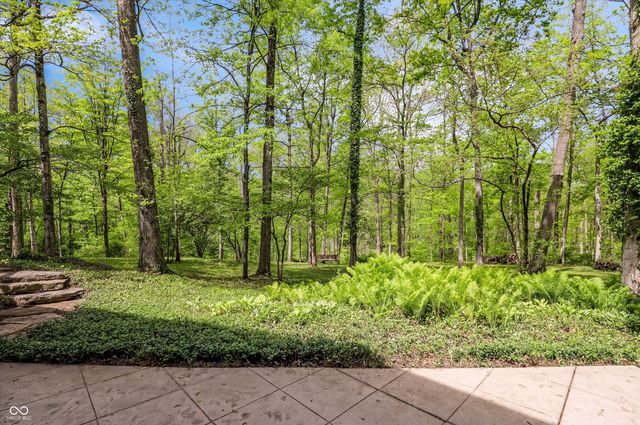 9202 Fanchon Drive, Zionsville, IN 46077