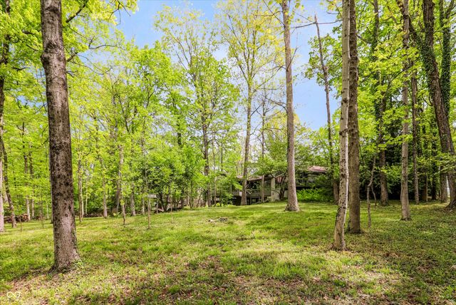 9202 Fanchon Drive, Zionsville, IN 46077