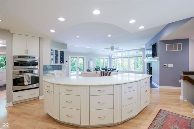 9202 Fanchon Drive, Zionsville, IN 46077