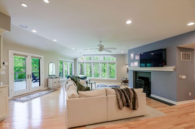 9202 Fanchon Drive, Zionsville, IN 46077