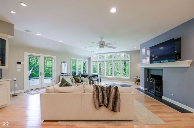 9202 Fanchon Drive, Zionsville, IN 46077