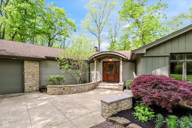 9202 Fanchon Drive, Zionsville, IN 46077
