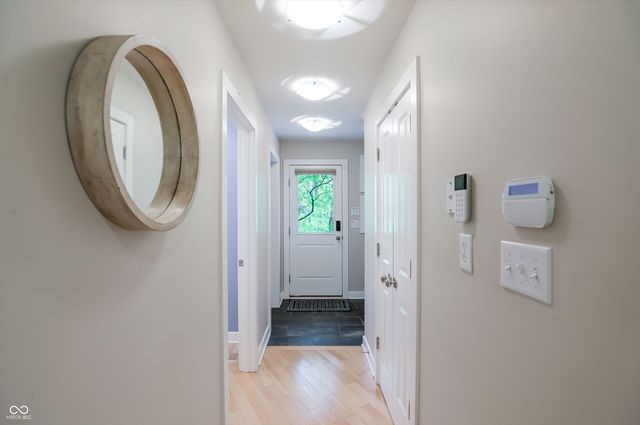 9202 Fanchon Drive, Zionsville, IN 46077