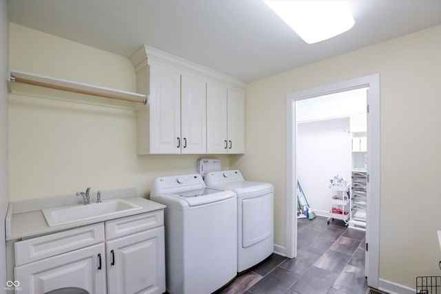 9202 Fanchon Drive, Zionsville, IN 46077