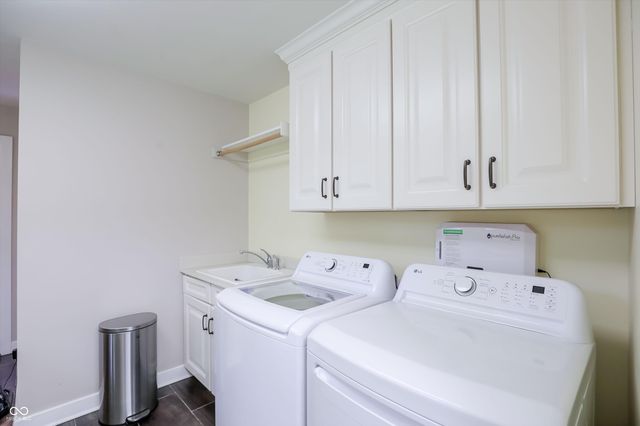 9202 Fanchon Drive, Zionsville, IN 46077