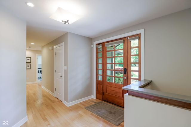 9202 Fanchon Drive, Zionsville, IN 46077