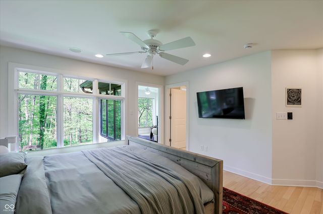 9202 Fanchon Drive, Zionsville, IN 46077